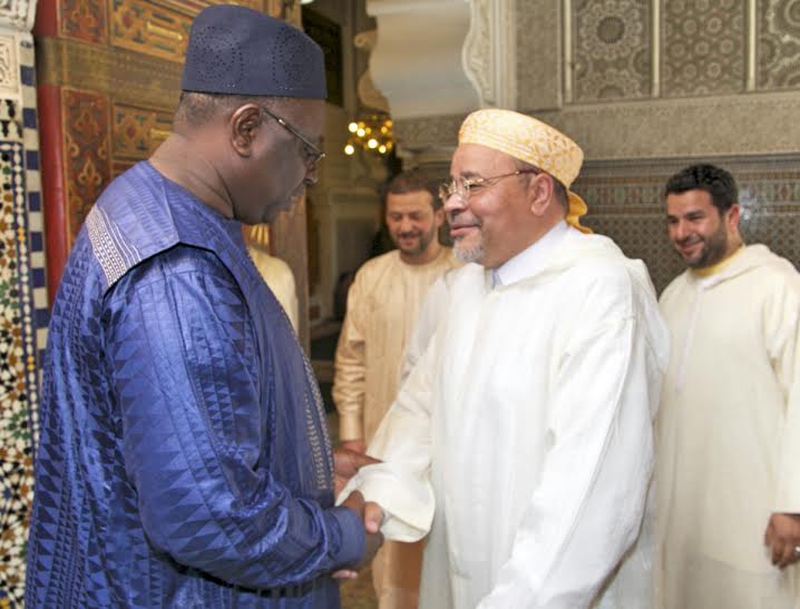 Les images  du  pèlerinage du Pr Macky Sall au mausolée de Cheikh Ahmed Tidiane Chérif