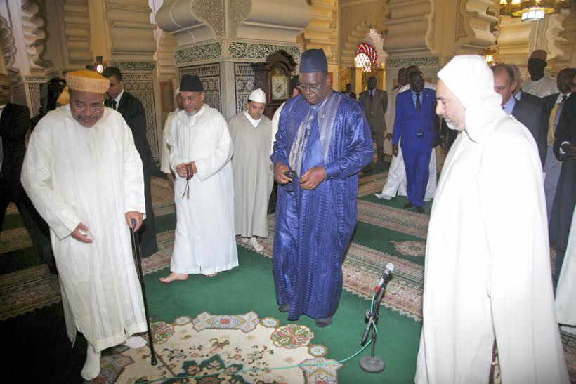 Les images  du  pèlerinage du Pr Macky Sall au mausolée de Cheikh Ahmed Tidiane Chérif