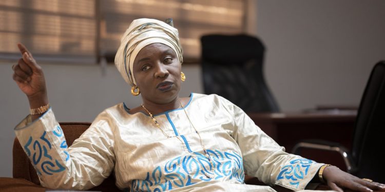 Entretien avec Associated Press : Mimi Touré décèle  » une menace » dans la sortie de Macky Sall