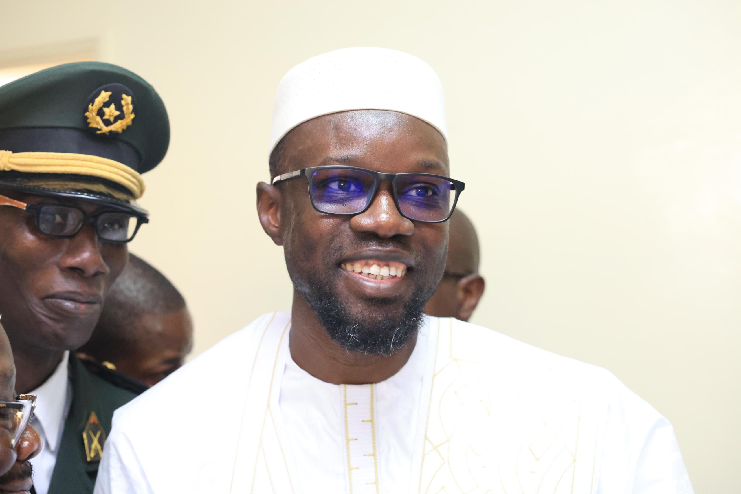 L' ex premier ministre Mohamed  Dione reçoit les éloges de la nation Sénégalaise (IMAGES DE LA LEVÉE DU CORPS)