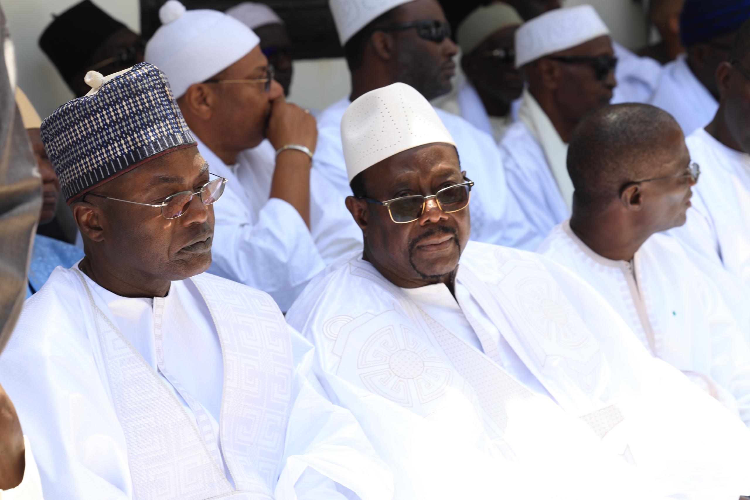 L' ex premier ministre Mohamed  Dione reçoit les éloges de la nation Sénégalaise (IMAGES DE LA LEVÉE DU CORPS)
