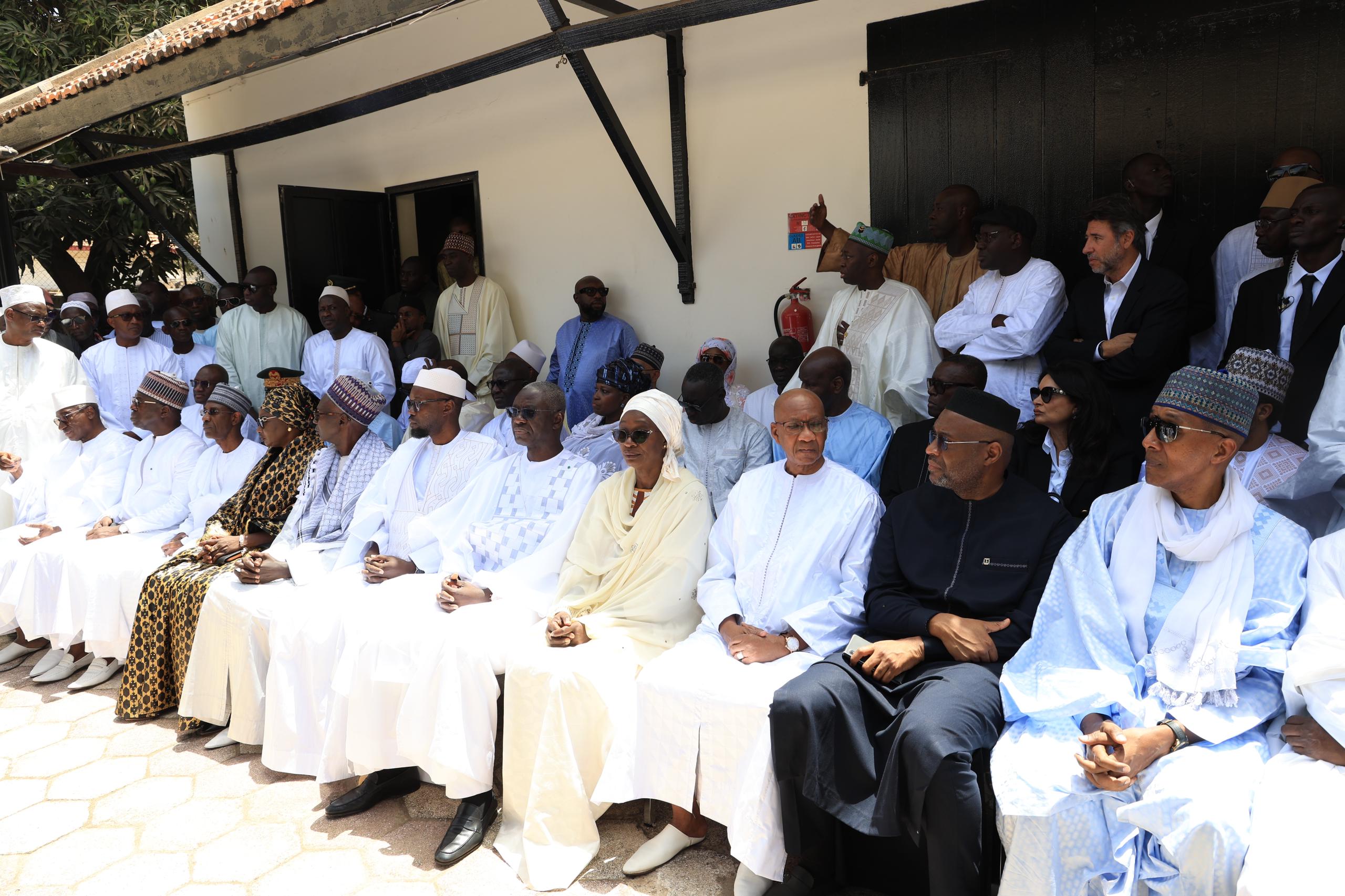 L' ex premier ministre Mohamed  Dione reçoit les éloges de la nation Sénégalaise (IMAGES DE LA LEVÉE DU CORPS)