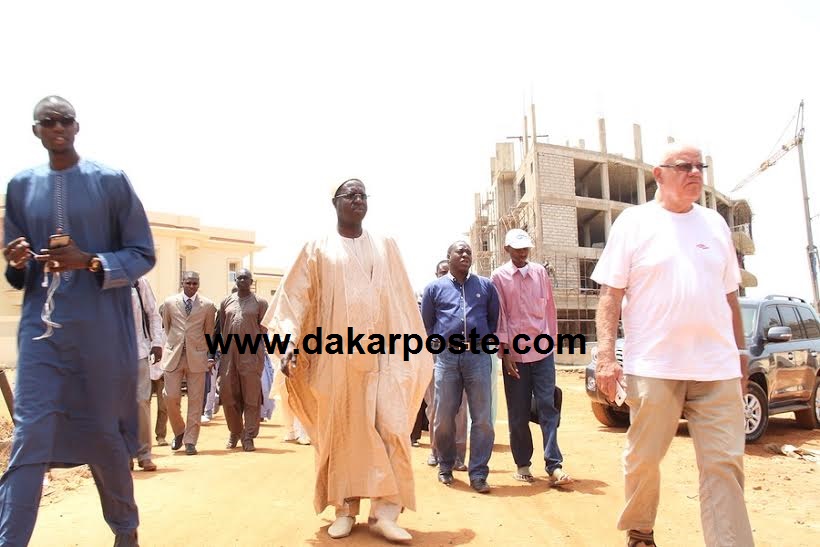 Les images de la visite du Dg de l'ARTP sur le site des deux immeubles encore en chantier