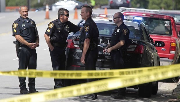Etats-Unis : un petit garçon de 2 ans suspecté d’avoir abattu son père
