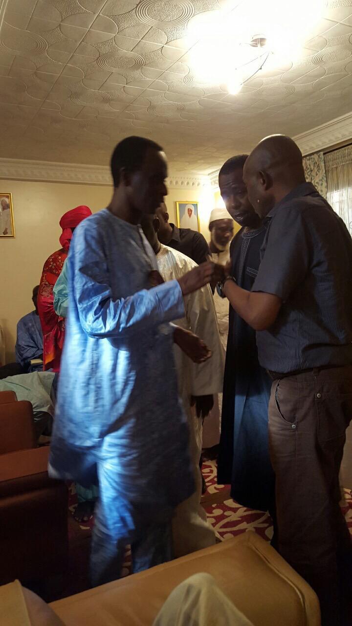 Cheikh Amar et son fidèle parent et collaborateur Kader Ndiaye au baptême du fils d'Aliou Sall