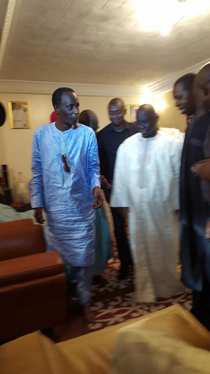 Cheikh Amar et son fidèle parent et collaborateur Kader Ndiaye au baptême du fils d'Aliou Sall