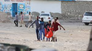 Somalie : au moins 32 morts dans un attaque sur une plage de Mogadiscio Somalie : au moins 32 morts dans un attaque sur une plage de Mogadiscio