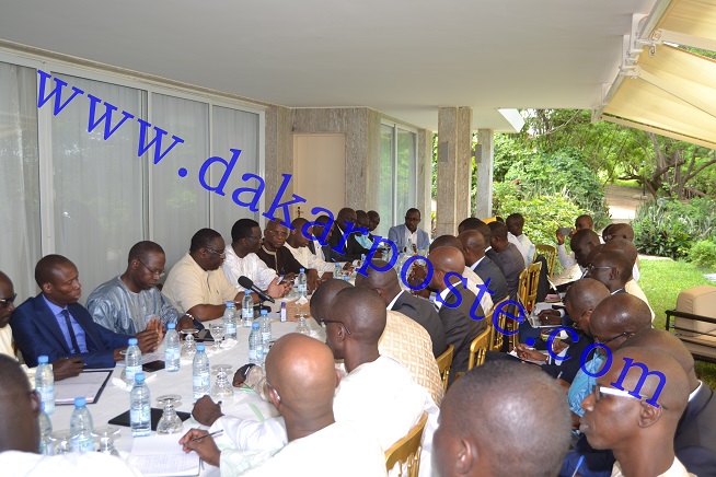 Le Président Macky Sall a rencontré  des Dg et cadres pour...