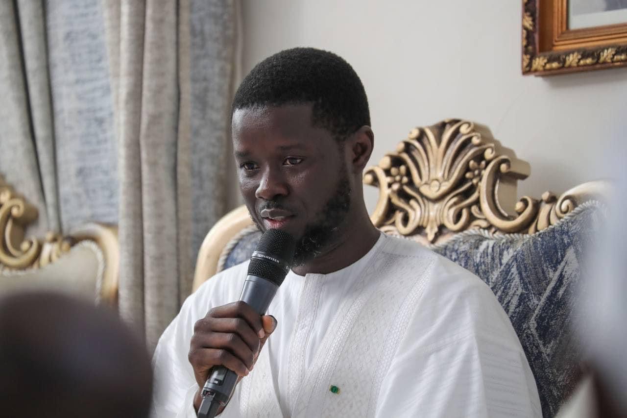 Revivez en images le "ziar" du chef de l'Etat, Bassirou Diomaye Faye, auprès de la communauté layenne ! Revivez en images le "ziar" du chef de l'Etat, Bassirou Diomaye Faye, auprès de la communauté layenne !