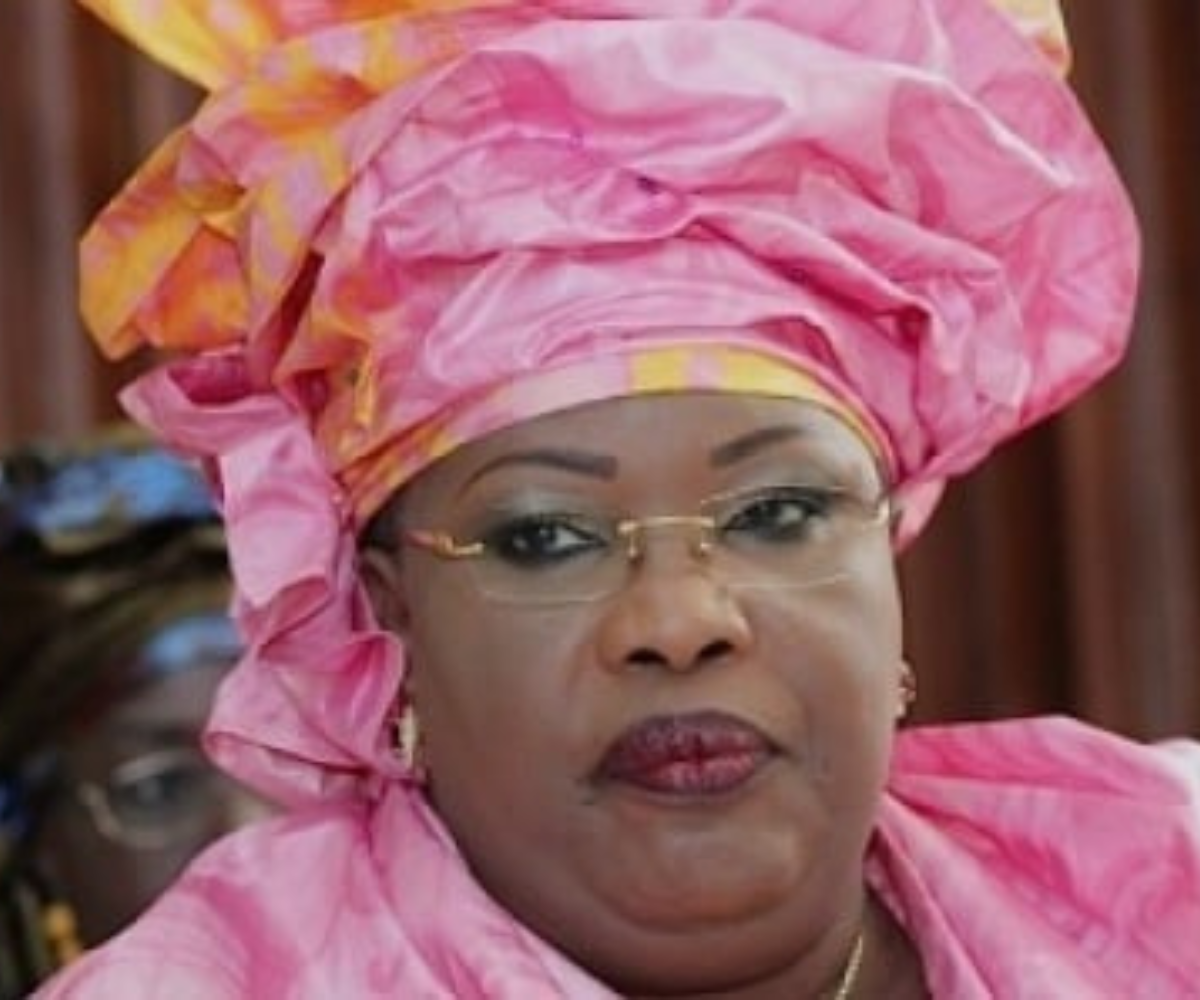 Aminata Mbengue Ndiaye: "personne, aujourd’hui plus qu’hier, ne peut nous entraîner dans une opération politique qui nous affaiblit...Le pays a changé. L’avenir est moins clair pour ne pas dire incertain..."  Aminata Mbengue Ndiaye: "personne, aujourd’hui plus qu’hier, ne peut nous entraîner dans une opération politique qui nous affaiblit...Le pays a changé. L’avenir est moins clair pour ne pas dire incertain..."