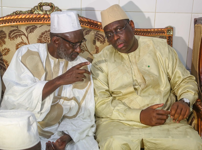 En images, les condoléances de SEM Macky Sall à la famille Tall