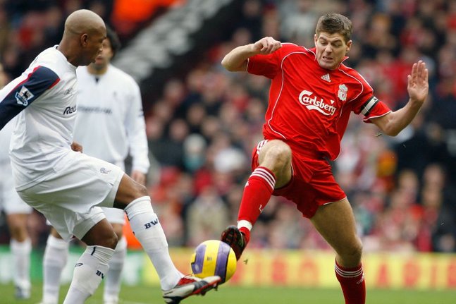 Diouf: "Gerrard n’a jamais aimé les Blacks"
