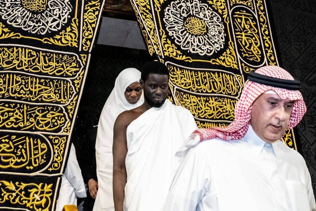 Le Pr  de la République, Bassirou Diomaye Faye,  a accompli le petit pèlerinage, la Omra, à La Mecque Le Pr  de la République, Bassirou Diomaye Faye,  a accompli le petit pèlerinage, la Omra, à La Mecque