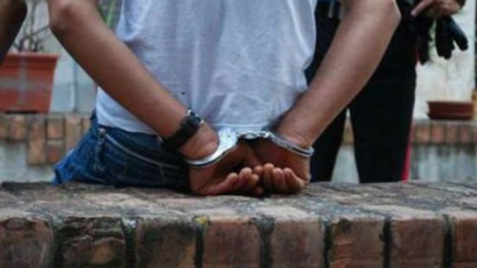 Mis aux arrêts par la DIC, le domicile de Sakory Ka fouillé...Les policiers découvrent un "PA" et un fusil... Le point sur l'arrestation du frère de Doudou Ka... Mis aux arrêts par la DIC, le domicile de Sakory Ka fouillé...Les policiers découvrent un "PA" et un fusil... Le point sur l'arrestation du frère de Doudou Ka...