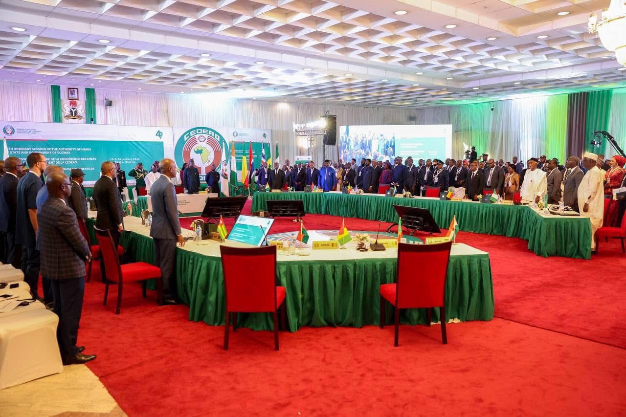 66ème session ordinaire de la CEDEAO à Abuja : la Conférence félicite le Président Faye pour ses efforts de médiation entre la CEDEAO et les pays de l’AES.