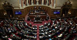 France : la loi spéciale pour pallier l'absence de budget pour 2025 définitivement adoptée