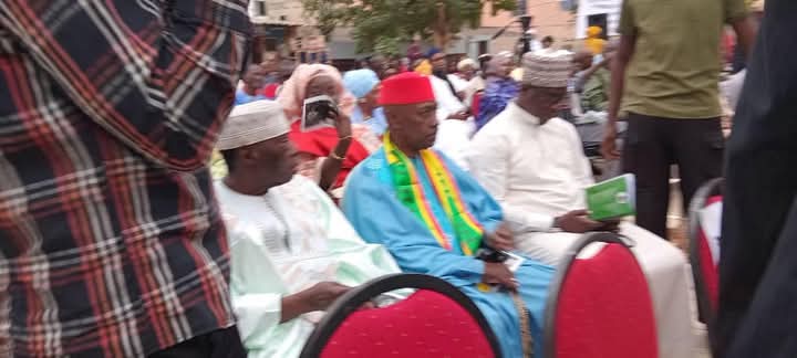 COMMUNE DE MERMOZ SACRÉ CŒUR - Le maire , Alioune Tall, inaugure la "Place Lamine Diack"