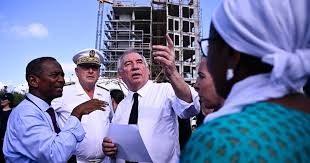 À Mayotte, François Bayrou annonce des mesures pour reconstruire l'archipel