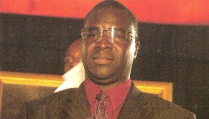 Babacar Lô une fortune de 10 milliards à 0 francs, cherche assistance sociale.