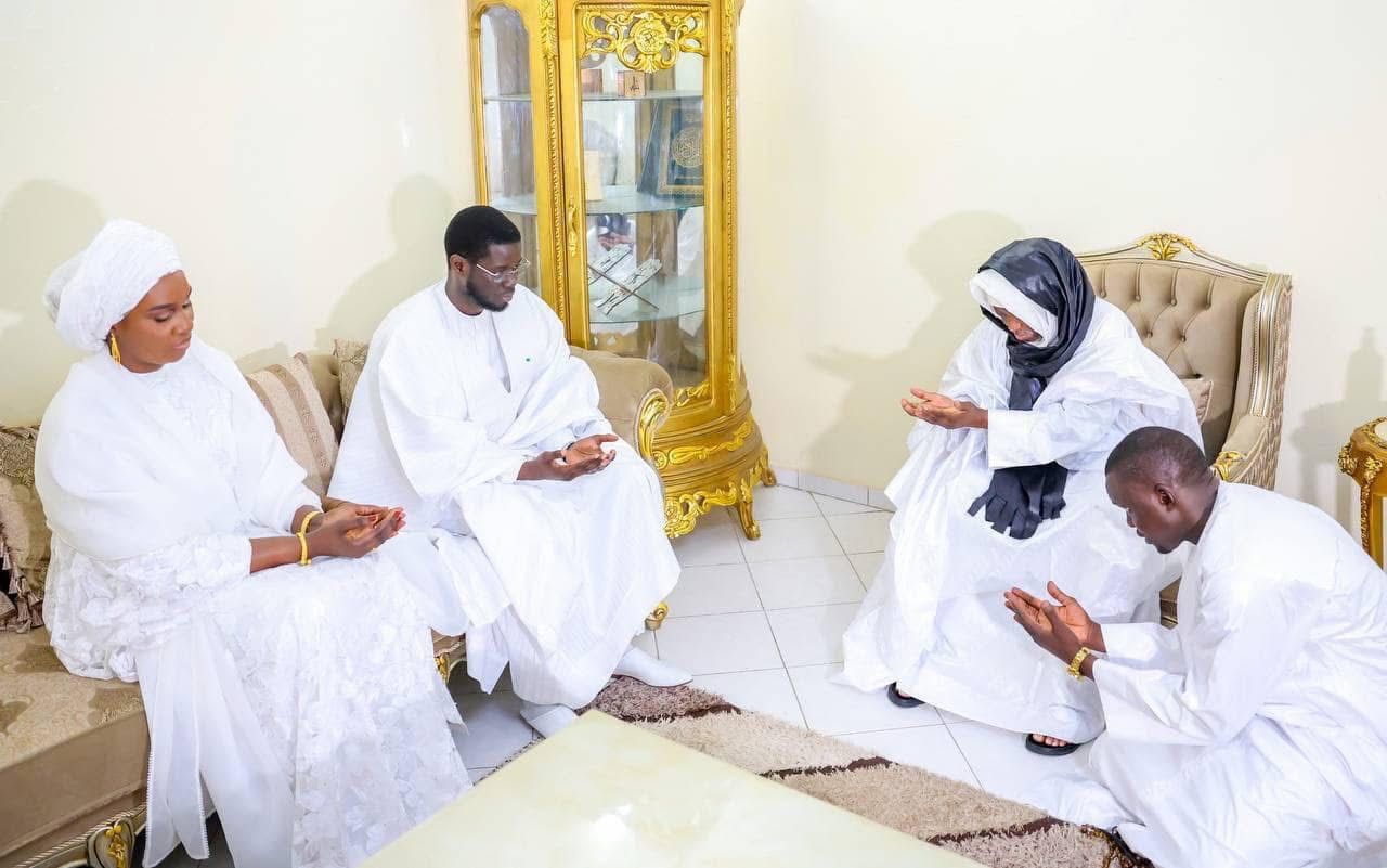 145e Anniversaire de l’Appel de Seydina Limamou Laye : Visite de Courtoisie du Chef de l’État à Yoff Layène 145e Anniversaire de l’Appel de Seydina Limamou Laye : Visite de Courtoisie du Chef de l’État à Yoff Layène