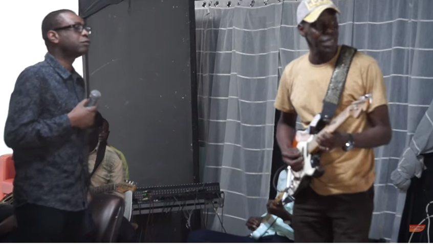 Youssou Ndour rend hommage à son guitariste Jimmy 