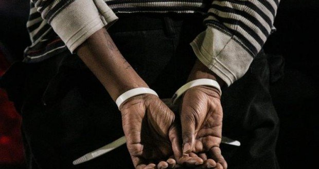 Pris e flagrant délit de vol, elle séquestre l’enfant de sa victime 
