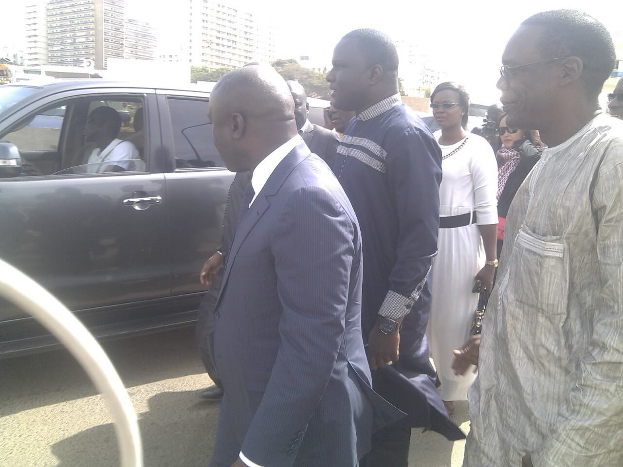 "Que Macky Sall réponde devant sa Crei suite à  la lettre de mise en demeure adressée par le journal "Le Monde" (...) Qu'il lave l'image du Sénégal terni par ce scandale (...)