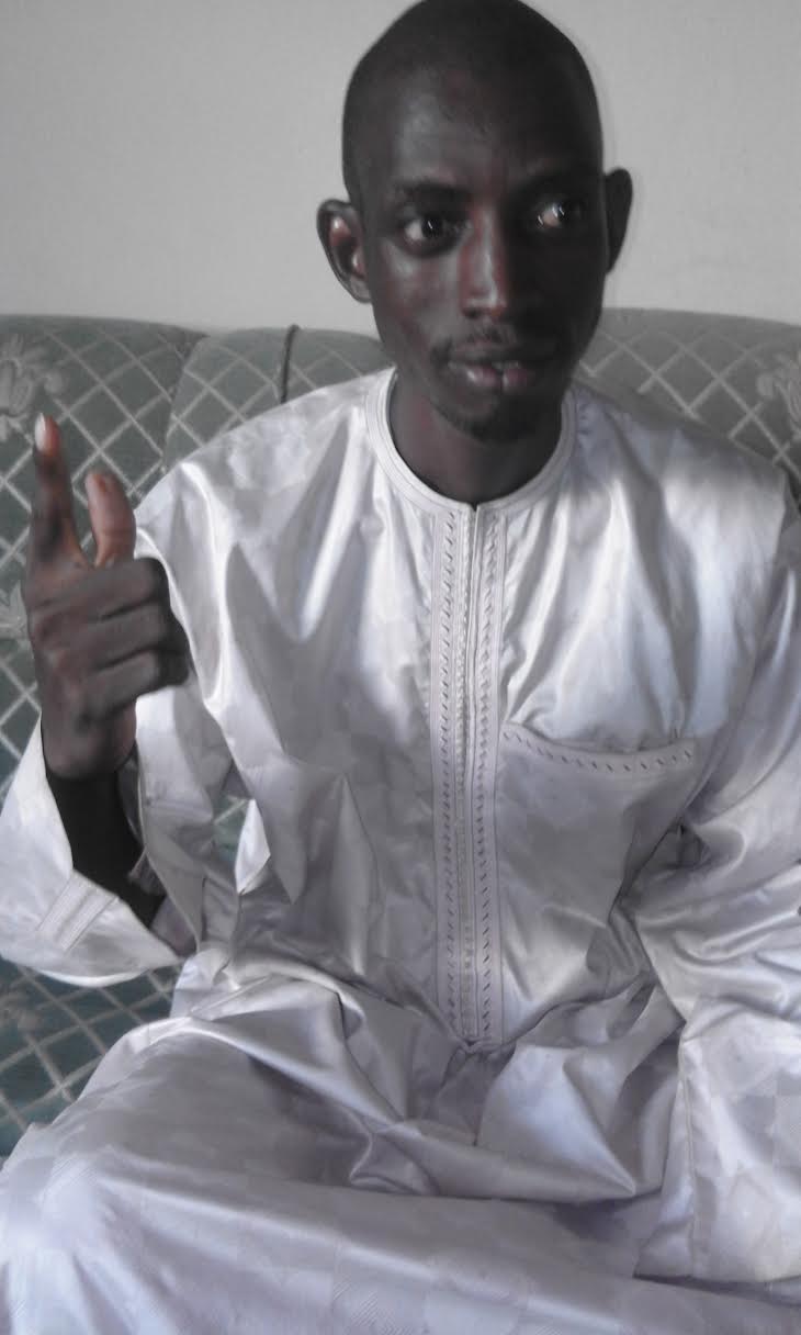 Khadim Bousso, gérant du site Senarabe.com:   "Pourquoi je ne suis pas en phase avec ceux qui ont demandé à ce que cette vidéo de la mort de l'Inspecteur Faye soit retirée de la toile" Khadim Bousso, gérant du site Senarabe.com:   "Pourquoi je ne suis pas en phase avec ceux qui ont demandé à ce que cette vidéo de la mort de l'Inspecteur Faye soit retirée de la toile"