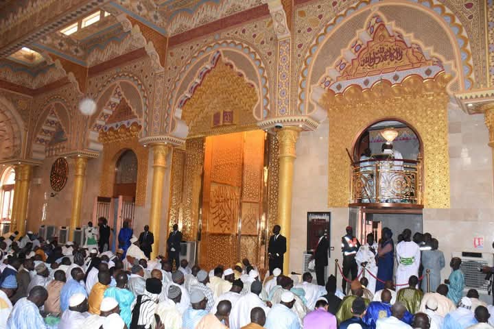  Retour en images sur la prière de la Korité à la Grande Mosquée Massalikul Jinaan de Dakar, dirigée par l'Imam Serigne Moustapha Mbacké Abdou Khadr. Photos : Assane Sow, Le Soleil