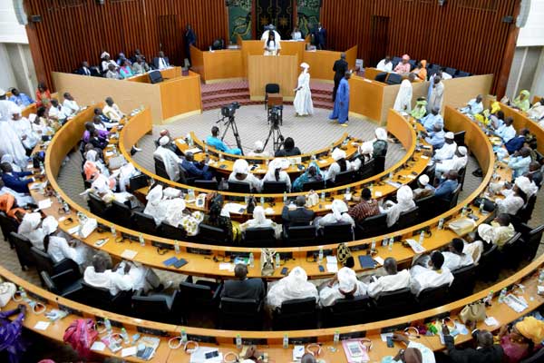 Assemblée nationale : Moustapha DIOP et Ndeye Saly DIOP DIENG devant la Commission ad hoc ce mardi