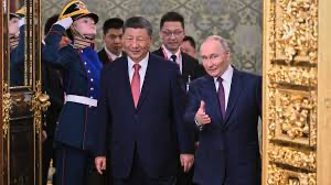 Vladimir Poutine accueille le président chinois Xi Jinping à Moscou à l'occasion du Jour de la Victoire