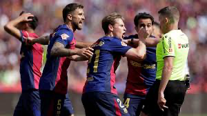 LIGA - REAL – BARÇA, OU QUAND LE SUJET DE L'ARBITRAGE EMPOISONNE LA SAISON