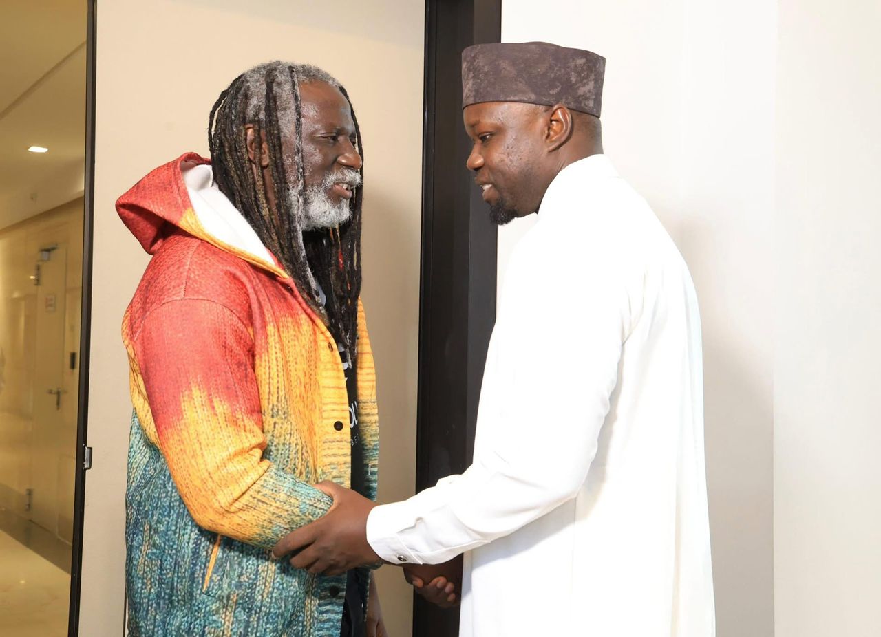 Tiken Jah reçu par le Pm Ousmane Sonko 