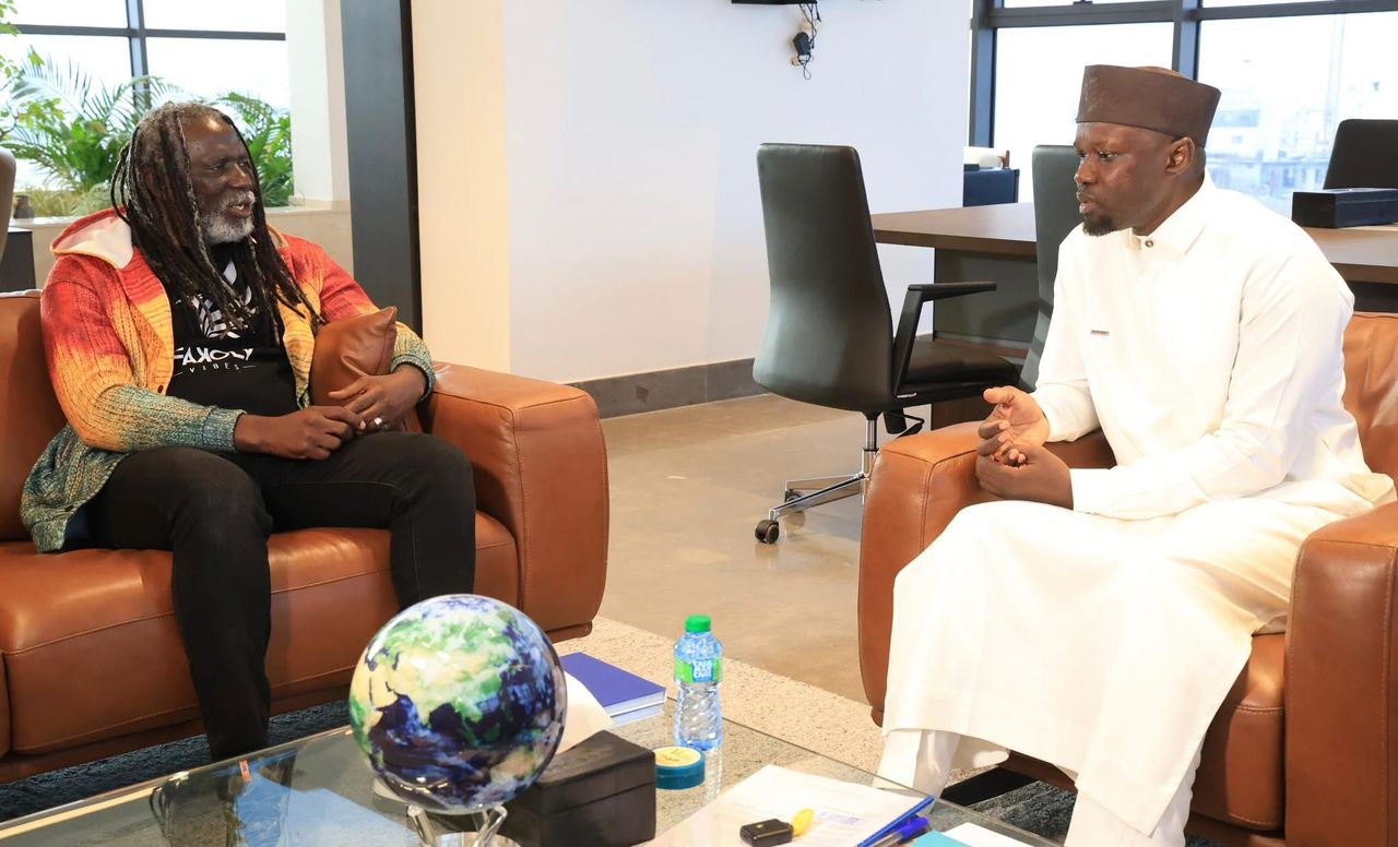 Tiken Jah reçu par le Pm Ousmane Sonko 