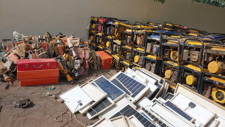 OPÉRATION COUP DE POING À SARAYA | UN VASTE SITE D’ORPAILLAGE CLANDESTIN DÉMANTELÉ PAR LA GENDARMERIE