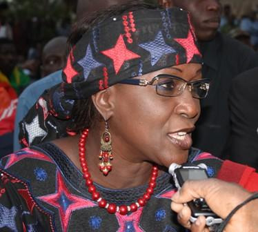 Limogée de son poste de ministre-conseiller, le Pr Amsatou Sidibé va déballer jeudi prochain... Ce qu'on sait de son "cas" Limogée de son poste de ministre-conseiller, le Pr Amsatou Sidibé va déballer jeudi prochain... Ce qu'on sait de son "cas"