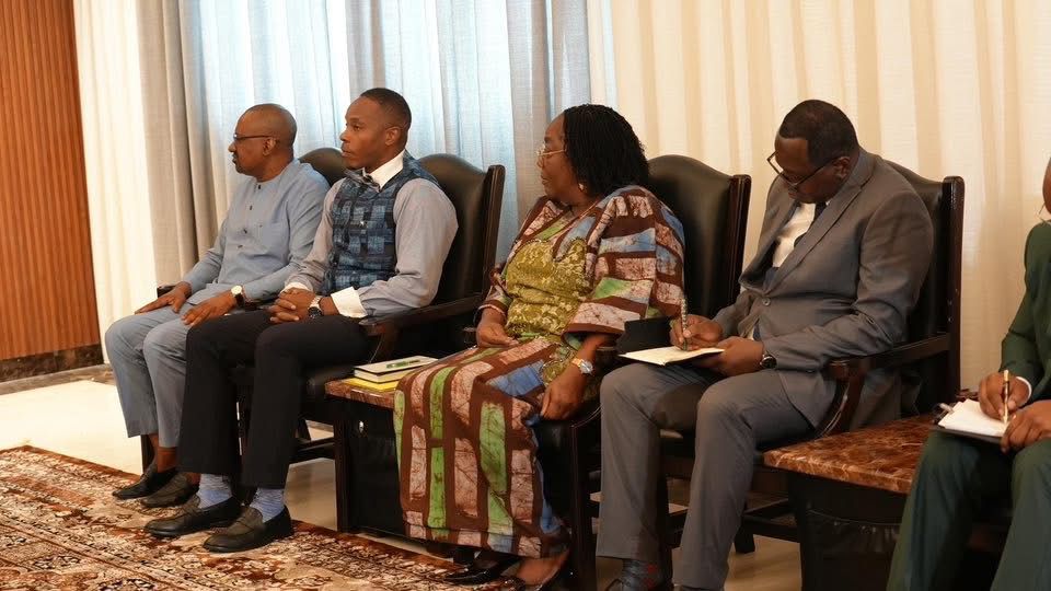Le  Premier ministre Ousmane SONKO  reçu par le Président Julius Maada BIO