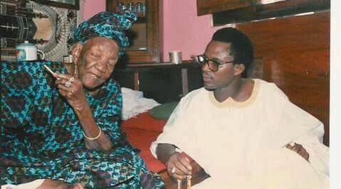 Arrêt sur image!  Kara et sa grand mère,Sokhna Mariama Sèye