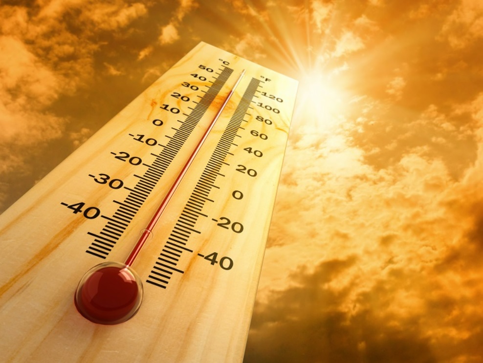 Chaleur : voici pourquoi dormir avec un ventilateur près de soi peut être dangereux
