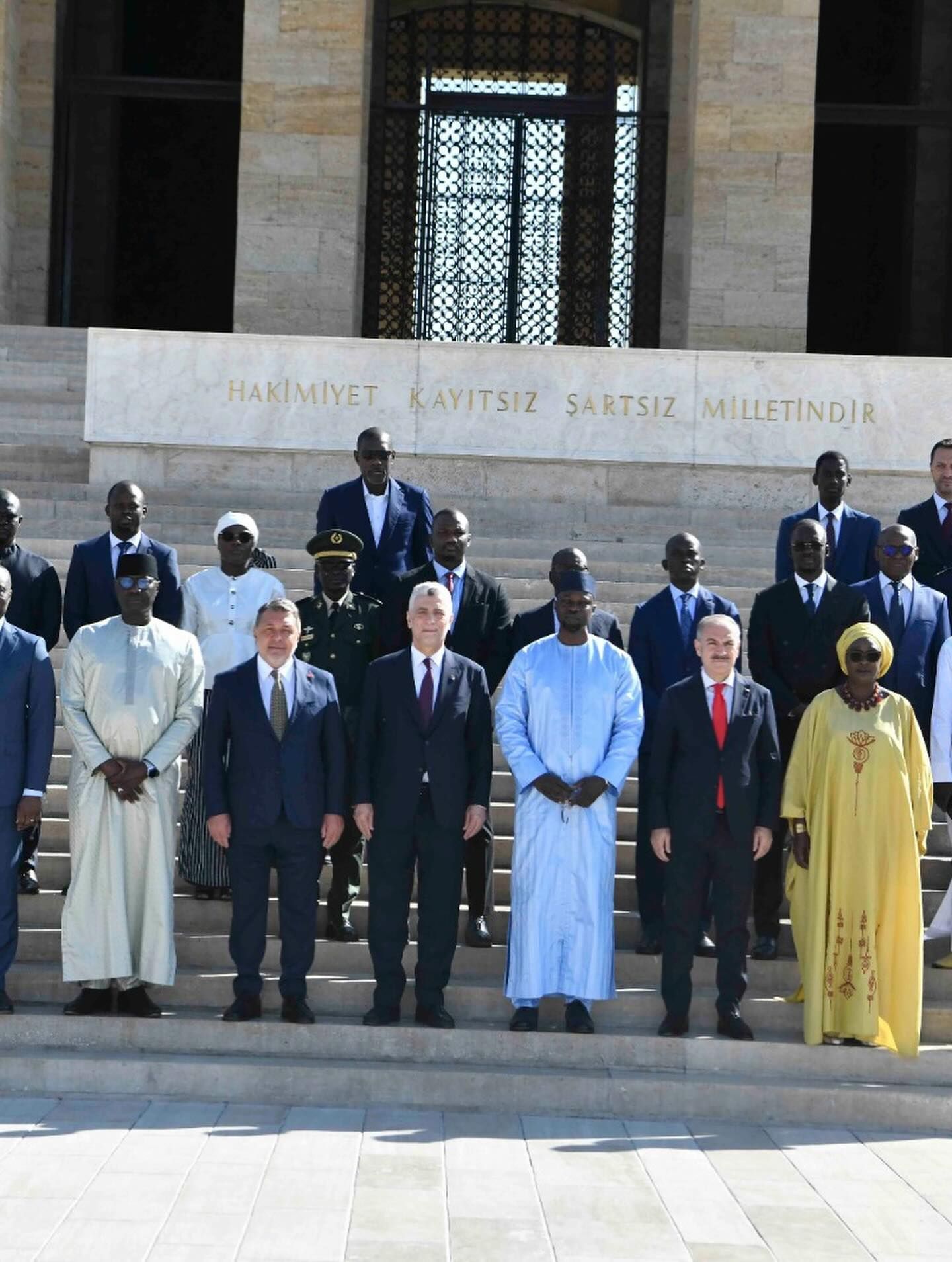 Ousmane Sonko se recueille au mausolée d’Atatürk, “symbole de liberté et de progrès”