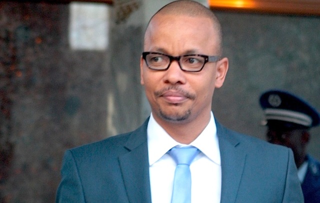 NE RIEN DIRE DANS CE CONTEXTE SERAIT SYNONYME DE LÂCHETÉ SELON SOULEYMANE JULES DIOP . NE RIEN DIRE DANS CE CONTEXTE SERAIT SYNONYME DE LÂCHETÉ SELON SOULEYMANE JULES DIOP .