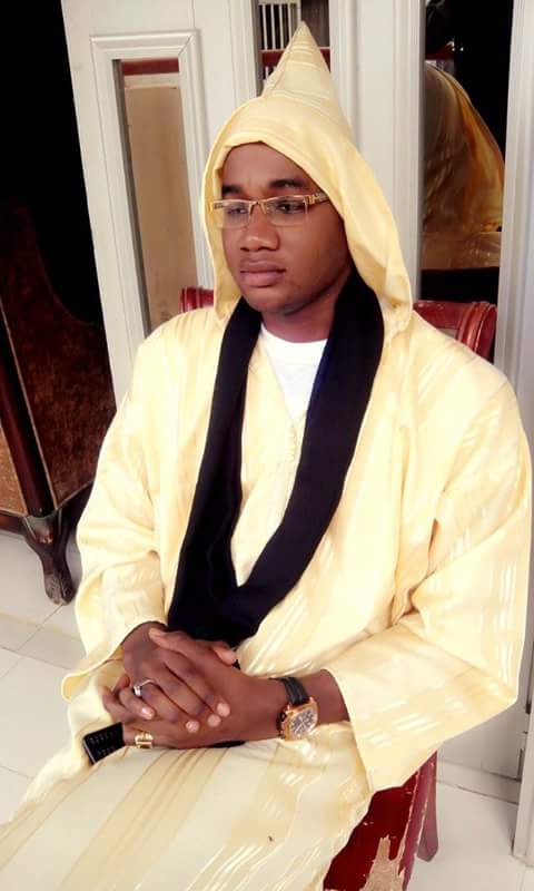 Serigne Ahmada Mbacké Mourtada: "Serigne Bass Abdou Khadre n'a jamais donné de consigne de vote (...) Il n'est d'aucun camp, ni pour le Oui, ni pour le Non (...)" Serigne Ahmada Mbacké Mourtada: "Serigne Bass Abdou Khadre n'a jamais donné de consigne de vote (...) Il n'est d'aucun camp, ni pour le Oui, ni pour le Non (...)"