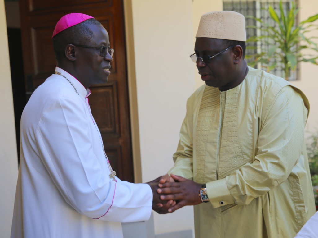 Visite du PR à Monseigneur Benjamin Ndiaye