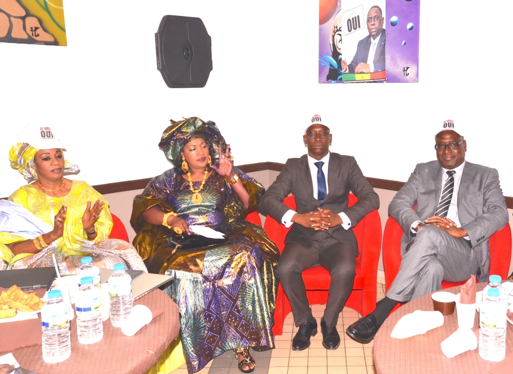 "Idrissa Seck n'aime pas le Sénégal et le peuple sénégalais le lui rend bien" selon Mamadou Thiam "Idrissa Seck n'aime pas le Sénégal et le peuple sénégalais le lui rend bien" selon Mamadou Thiam