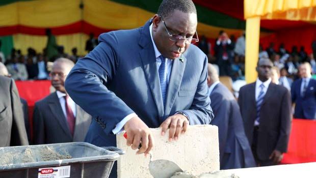 Comment le Pr Macky Sall compte mettre dans sa poche le  monde de la lutte et la jeunesse de la banlieue Comment le Pr Macky Sall compte mettre dans sa poche le  monde de la lutte et la jeunesse de la banlieue