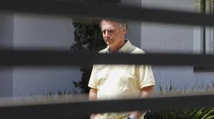 Brésil: l’ex-président Jair Bolsonaro commence à purger ses 27 ans de prison ferme pour tentative de putsch