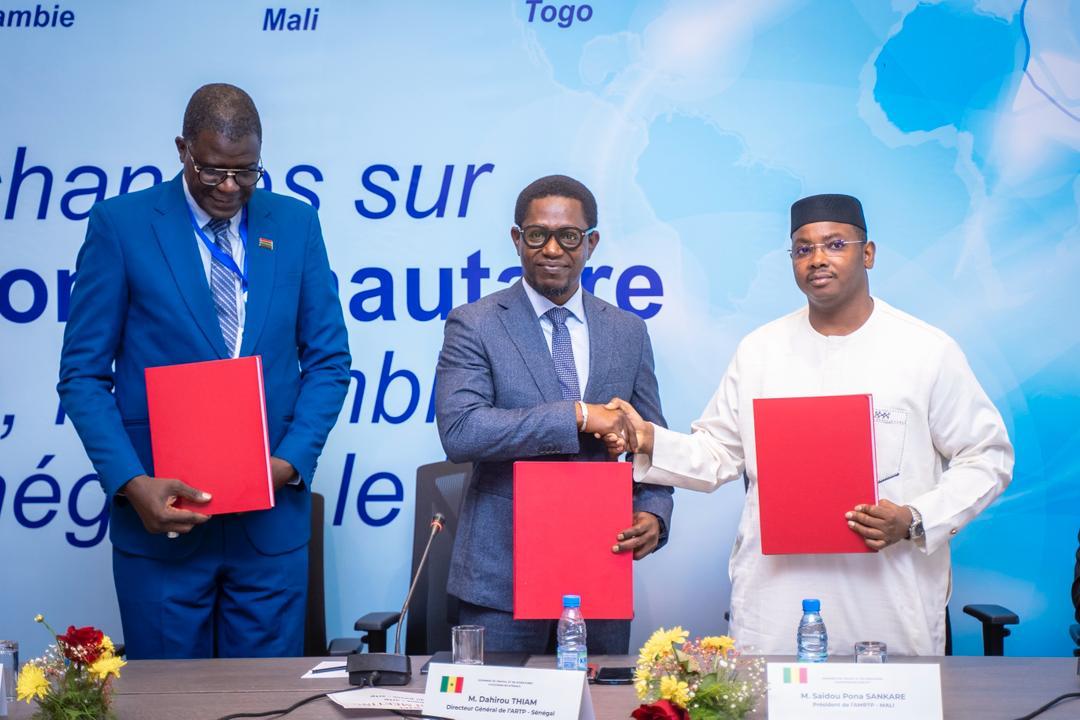 L’ARTP DU SENEGAL ET SES HOMOLOGUES DE LA SOUS-REGION SIGNENT DES ACCORDS SUR L’ITINERANCE COMMUNAUTAIRE