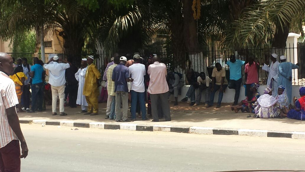 Ousainou Darboe et autres opposants au régime de Jammeh comparaissent aujourd'hui devant le prétoire de Banjul Ousainou Darboe et autres opposants au régime de Jammeh comparaissent aujourd'hui devant le prétoire de Banjul