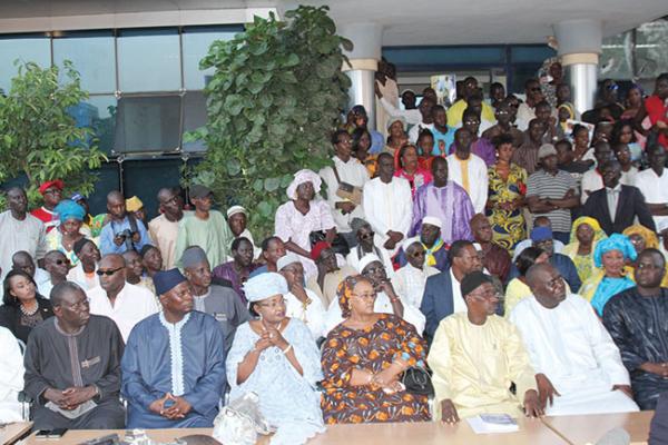 " Le Pr, Macky SALL, qui a publiquement promis de régler un compte personnel avec le Pds, ne cesse de manipuler nos institutions, notre justice et notre démocratie pour assouvir son désir irrationnel de vengeance" PDS " Le Pr, Macky SALL, qui a publiquement promis de régler un compte personnel avec le Pds, ne cesse de manipuler nos institutions, notre justice et notre démocratie pour assouvir son désir irrationnel de vengeance" PDS