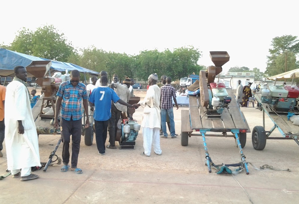 Un lot de 7 moulins à mil offerts  aux femmes de la commune de Fass Thiékène : Alioune Badara Ly  sur les traces de ses promesses…électorales Un lot de 7 moulins à mil offerts  aux femmes de la commune de Fass Thiékène : Alioune Badara Ly  sur les traces de ses promesses…électorales